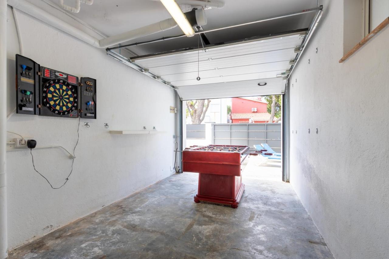 Goldhome - New House With Private Heated Pool, Parking, Wifi, Games Room 艾姆布里亚布拉瓦 外观 照片