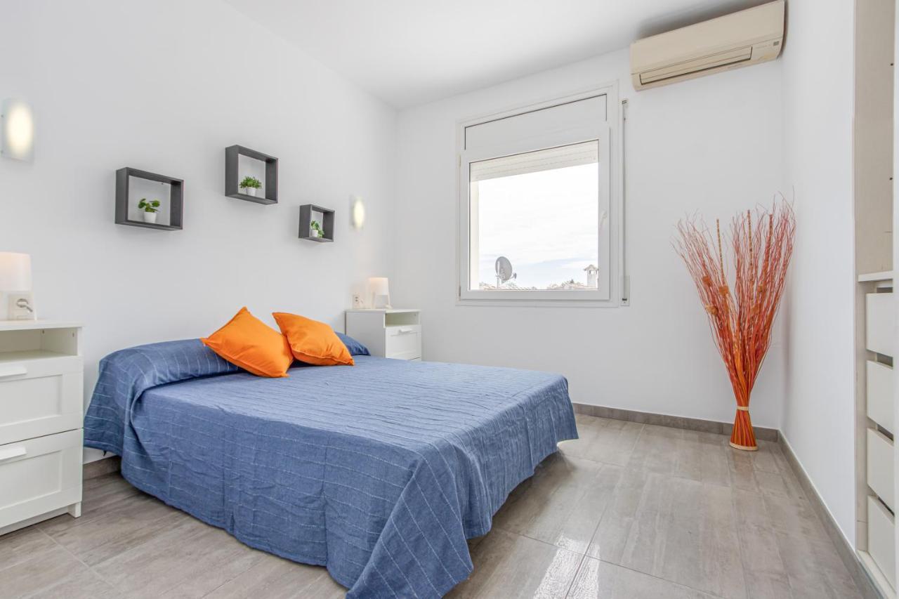 Goldhome - New House With Private Heated Pool, Parking, Wifi, Games Room 艾姆布里亚布拉瓦 外观 照片