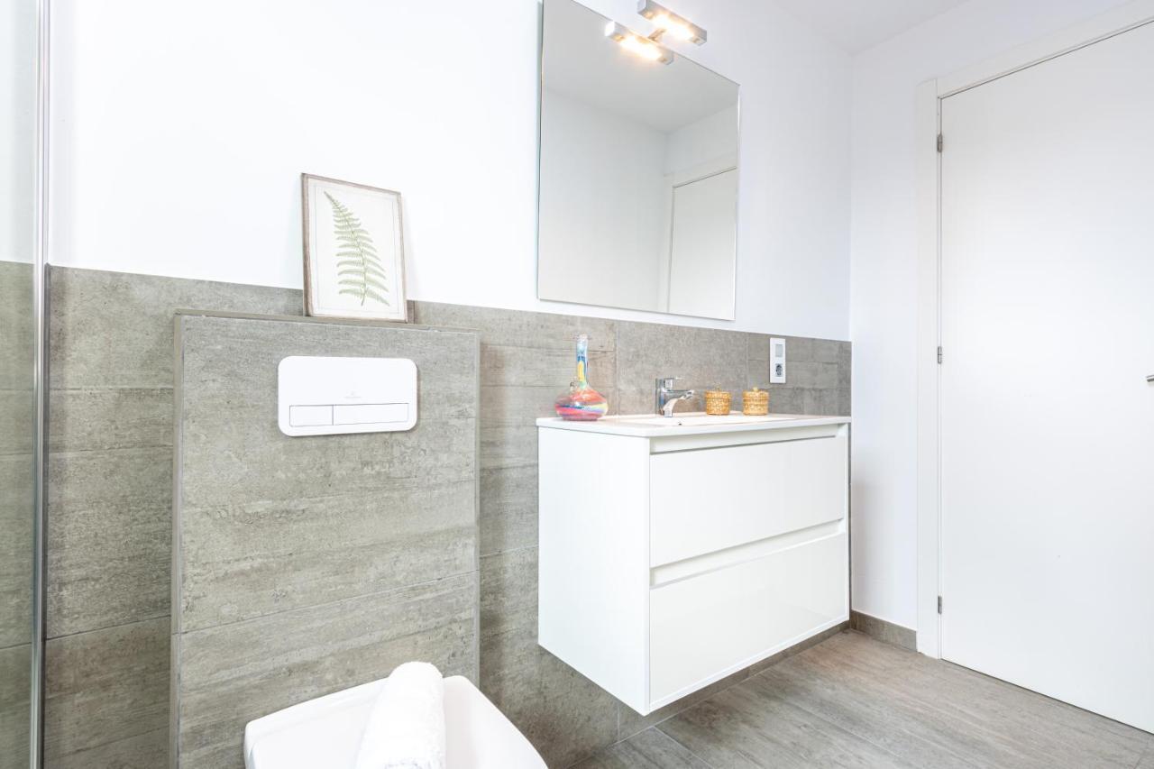 Goldhome - New House With Private Heated Pool, Parking, Wifi, Games Room 艾姆布里亚布拉瓦 外观 照片